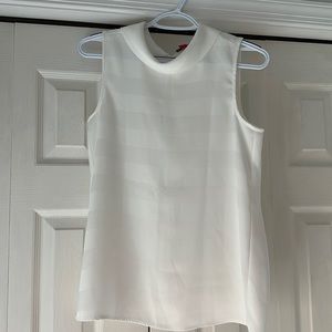 Vince Camino ivory top in Xs
